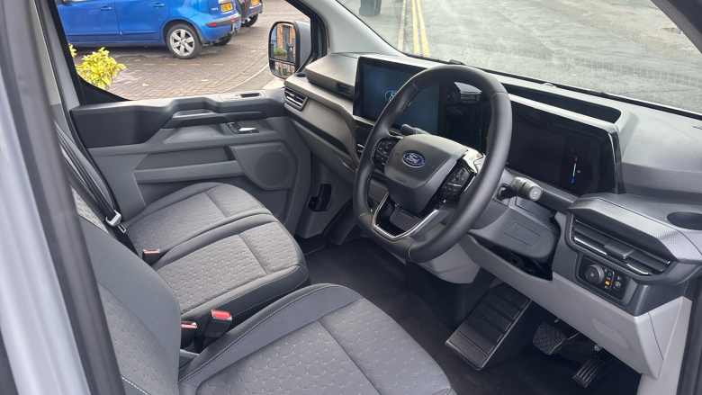 Ford Transit Custom E-320 L1 Rwd 100kW 65kWh H1 Van Limited Auto